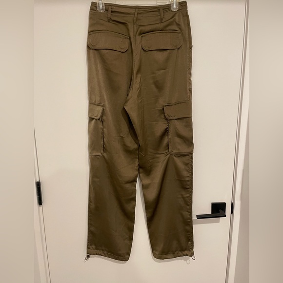 Sliky cargo parts with adjustable draw string at the end to make jogger like - Picture 2 of 3